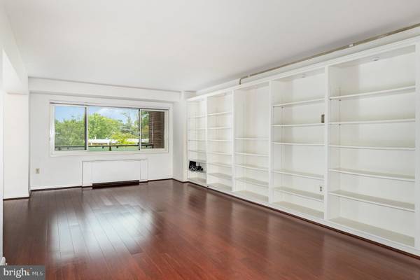 Washington, DC 20016,4201 CATHEDRAL AVE NW #323E