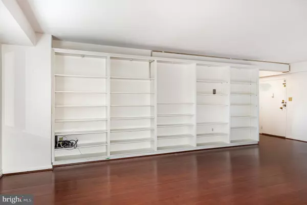 Washington, DC 20016,4201 CATHEDRAL AVE NW #323E