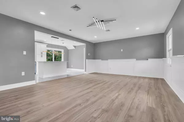 Willingboro, NJ 08046,14 MELBOURNE LN