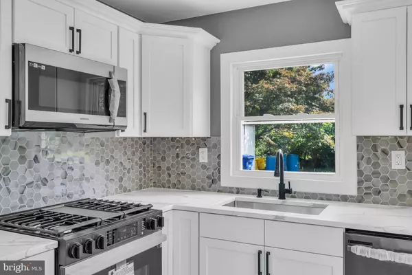 Willingboro, NJ 08046,14 MELBOURNE LN