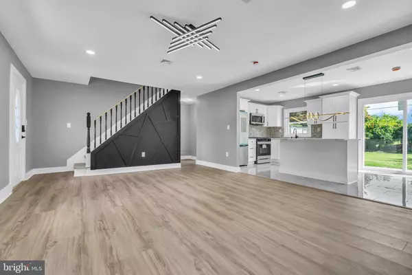 Willingboro, NJ 08046,14 MELBOURNE LN