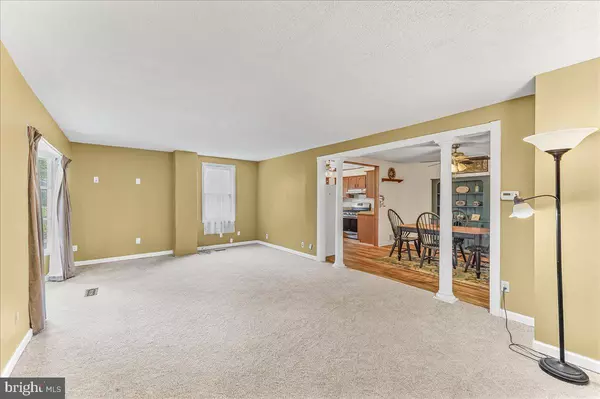 Glenolden, PA 19036,46 E KNOWLES AVE