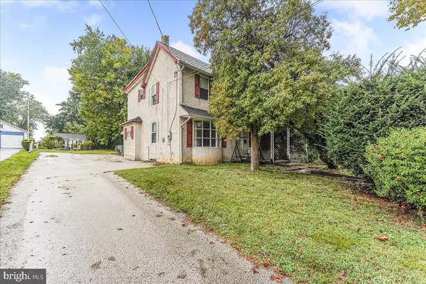 46 E KNOWLES AVE, Glenolden, PA 19036