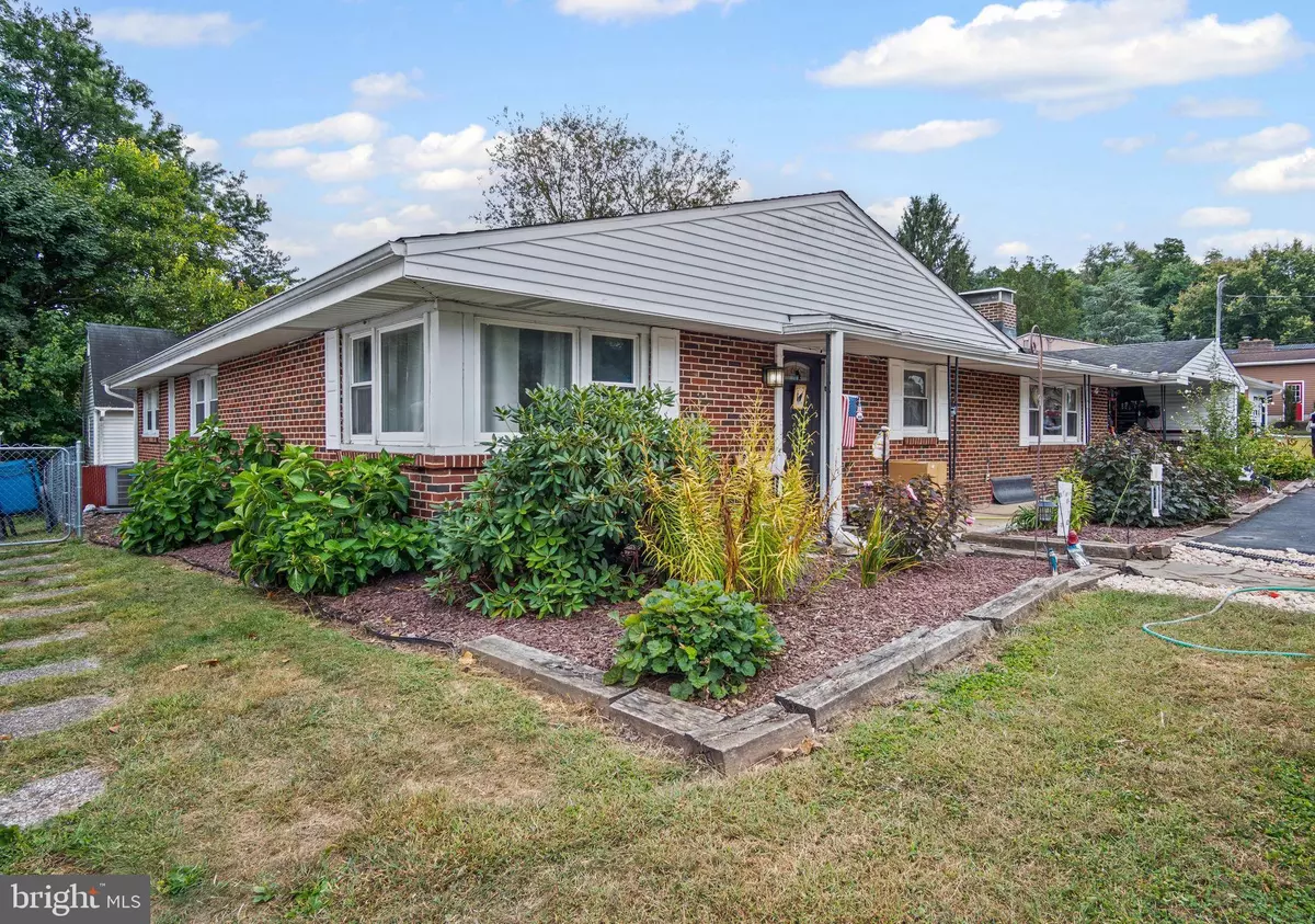 New Cumberland, PA 17070,205 OAK KNOLL RD