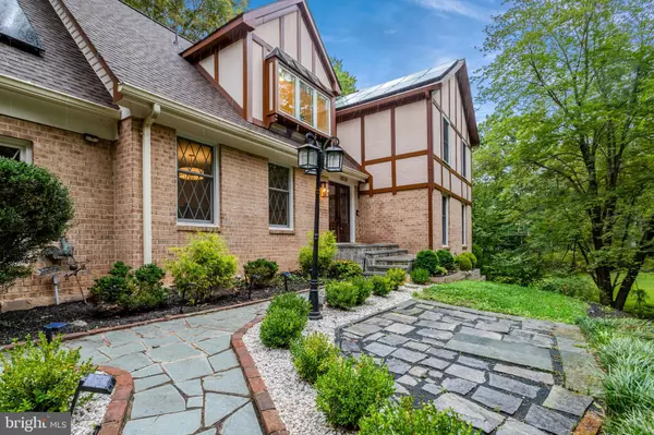 10510 HENDERSON RD, Fairfax Station, VA 22039