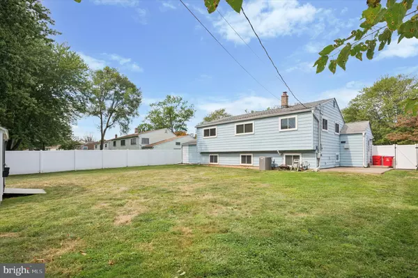 Warminster, PA 18974,724 CYPRESS RD