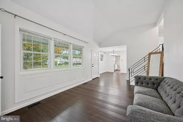 Warminster, PA 18974,724 CYPRESS RD