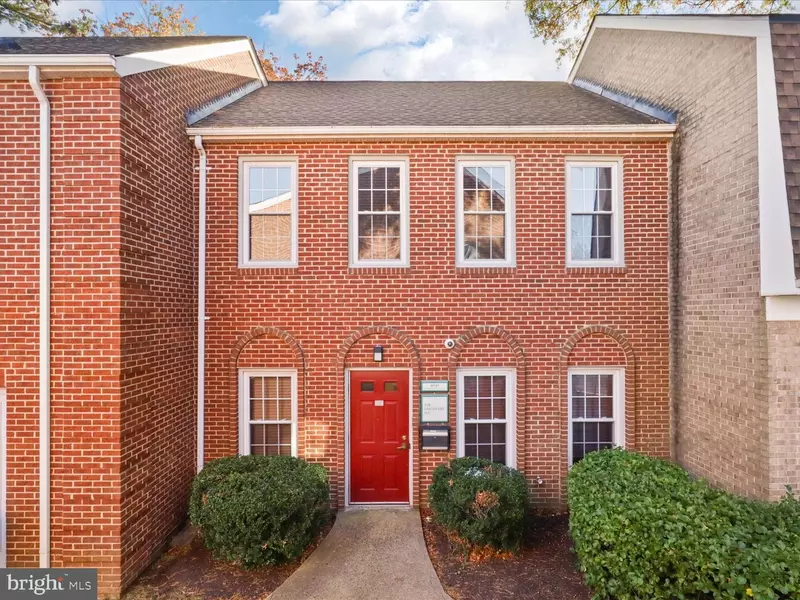 10345 DEMOCRACY LN, Fairfax, VA 22030