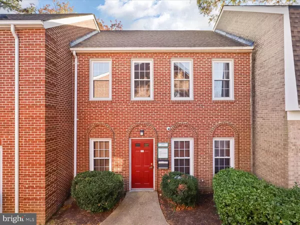 10345 DEMOCRACY LN, Fairfax, VA 22030