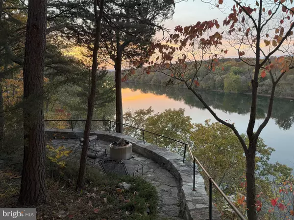 Martinsburg, WV 25404,1489 WHITINGS NECK RD