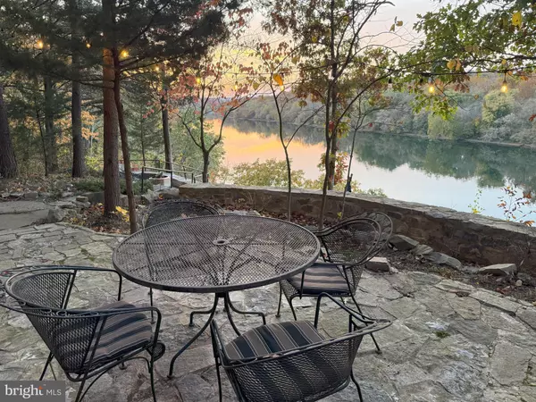 Martinsburg, WV 25404,1489 WHITINGS NECK RD