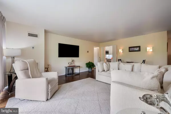 Chevy Chase, MD 20815,4620 N PARK AVE #305W