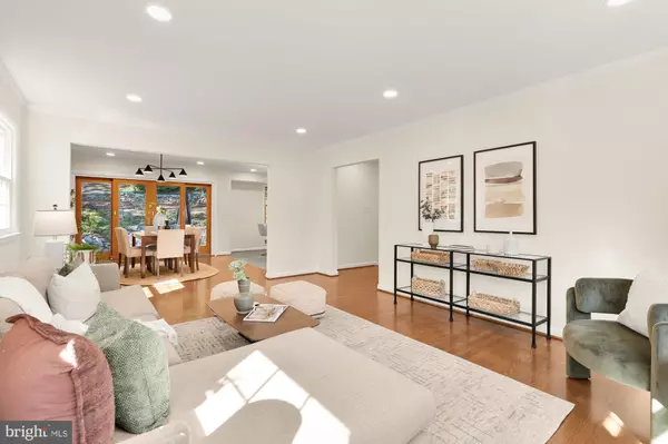 Silver Spring, MD 20910,9406 PIN OAK DR