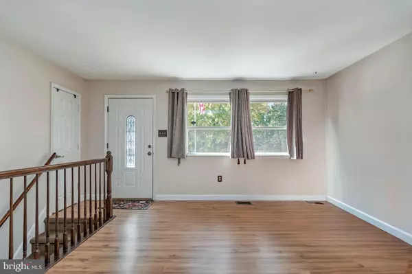 Woodbridge, VA 22193,4716 KENTWOOD LN