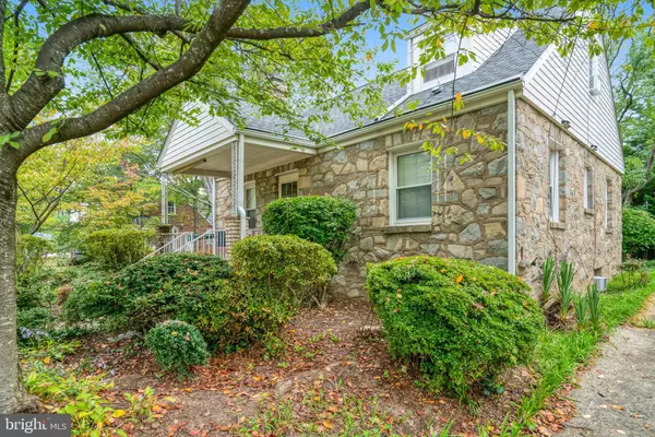 Arlington, VA 22207,2515 N LEXINGTON ST