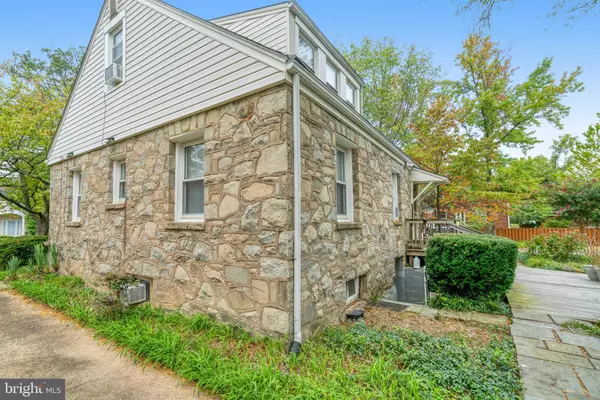 Arlington, VA 22207,2515 N LEXINGTON ST