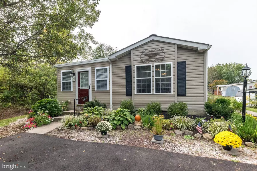 25 CHESTNUT CT E, Harleysville, PA 19438