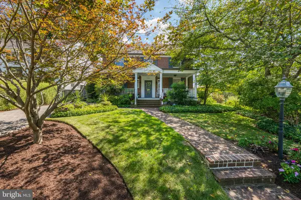 Bethesda, MD 20814,5220 MOORLAND LN