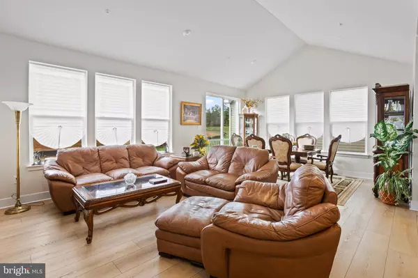 White Plains, MD 20695,5332 KINGS CANYON CT