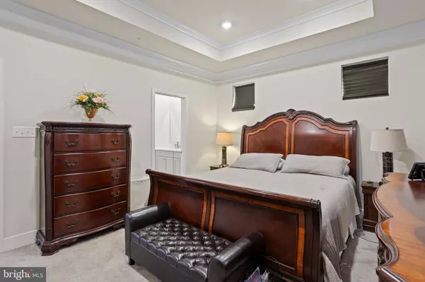 White Plains, MD 20695,5332 KINGS CANYON CT