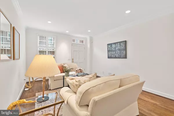 Alexandria, VA 22314,647 S COLUMBUS ST