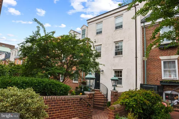 116 CAMERON MEWS, Alexandria, VA 22314