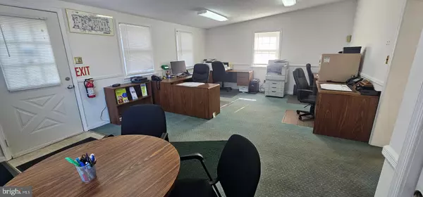 Laurel Springs, NJ 08021,513 N WHITE HORSE PIKE #B