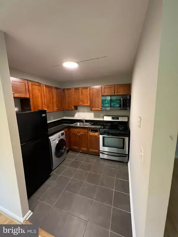 Washington, DC 20020,3111 NAYLOR RD SE #301