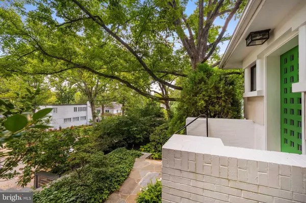 Alexandria, VA 22305,2908 ARGYLE DR