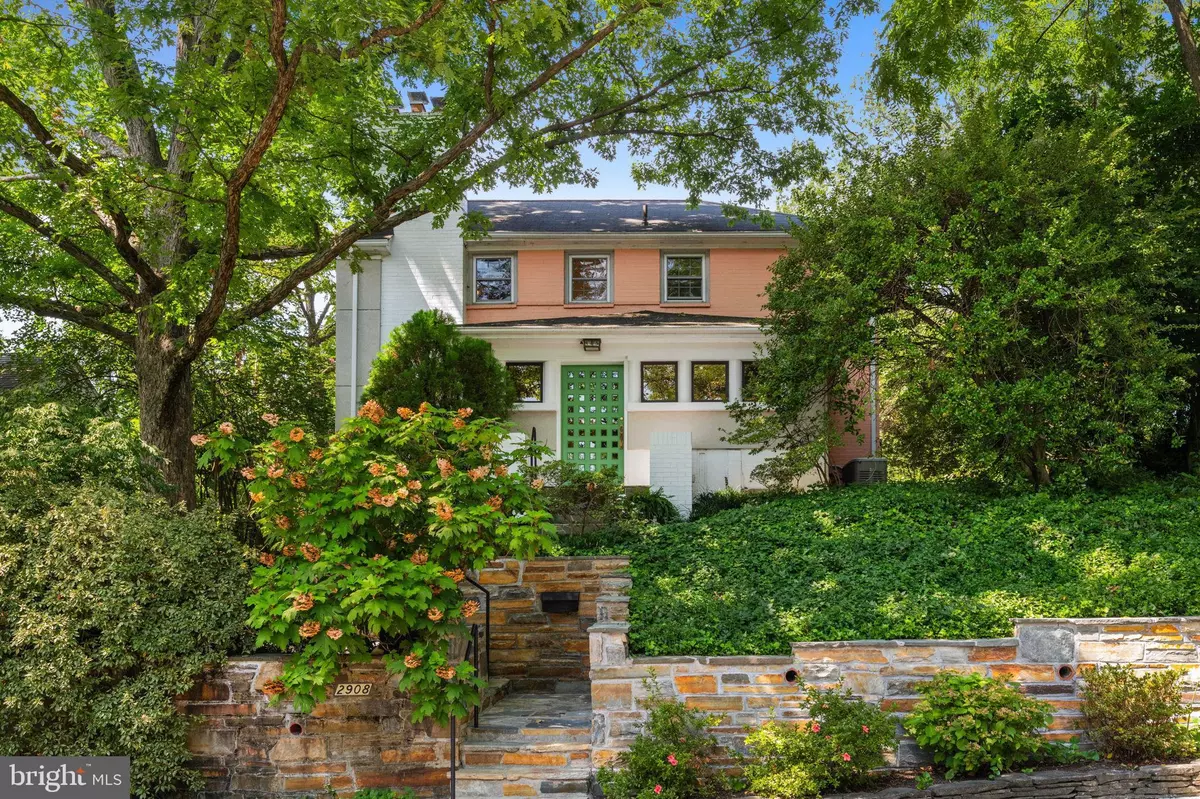 Alexandria, VA 22305,2908 ARGYLE DR