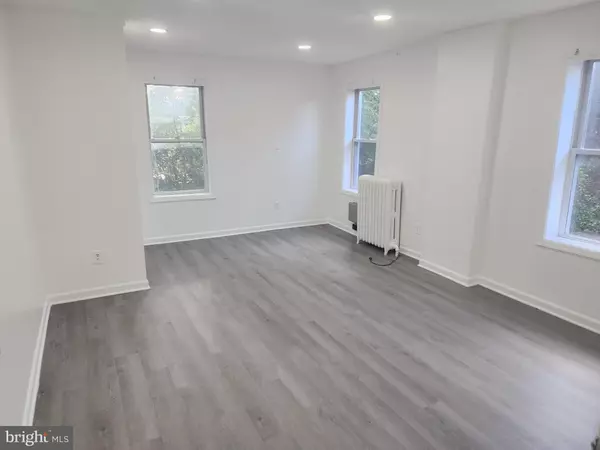 Trenton, NJ 08618,238 N WARREN ST #2