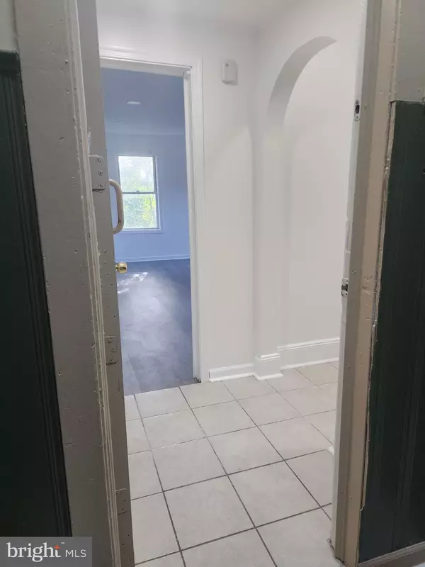 Trenton, NJ 08618,238 N WARREN ST #2