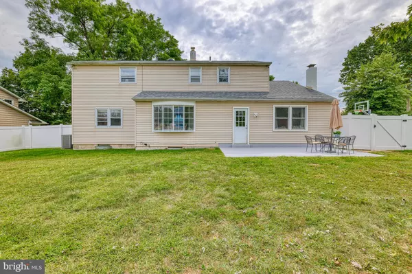 Yardley, PA 19067,918 EDGEWOOD RD