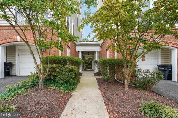 Alexandria, VA 22306,3549 HUNTLEY MANOR LN