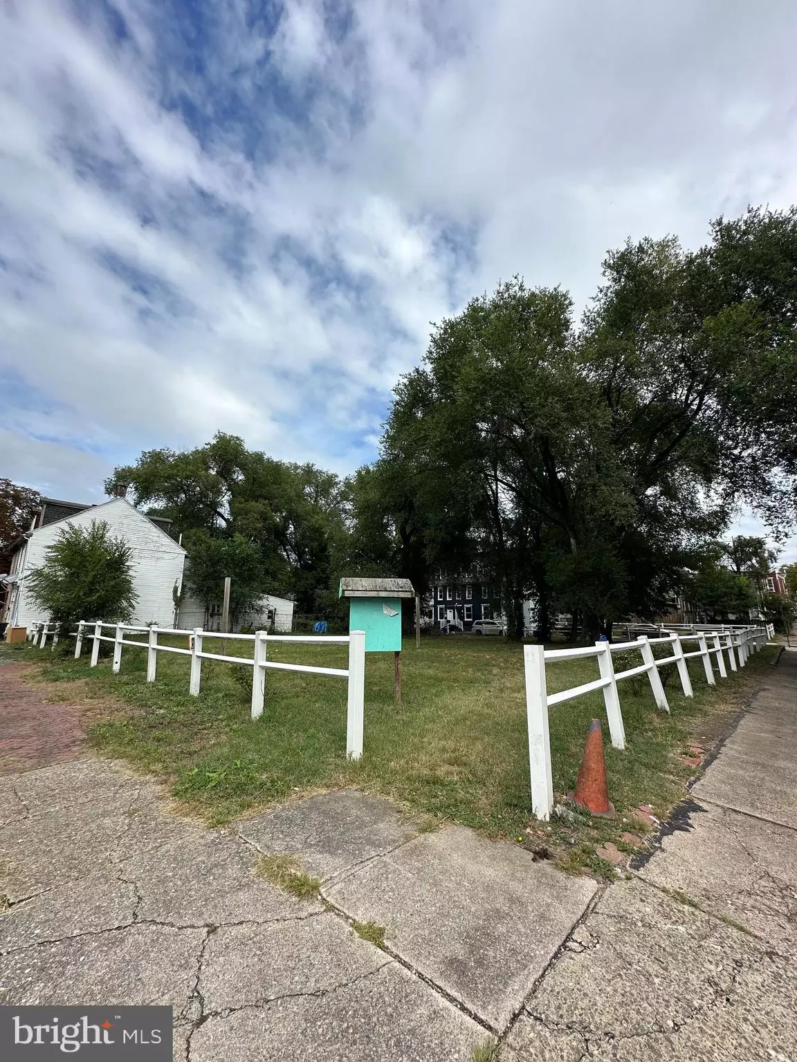 Harrisburg, PA 17104,325 HUMMEL ST