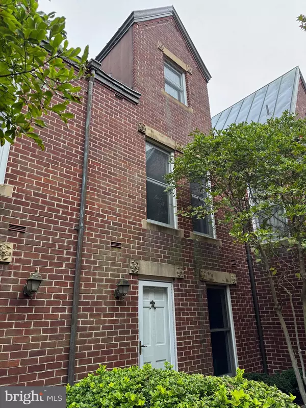 142 N UNION ST, Alexandria, VA 22314