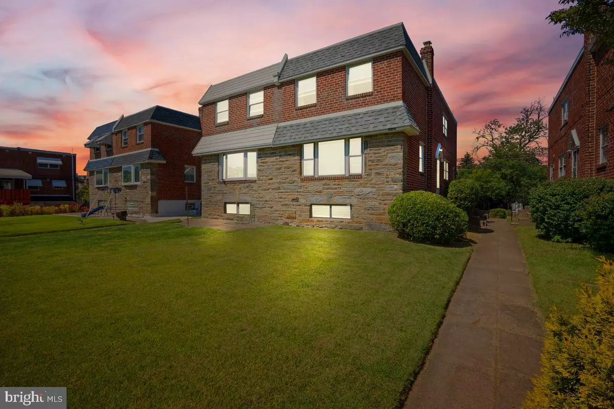 Philadelphia, PA 19152,7416 REVERE ST