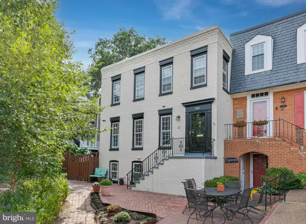 Arlington, VA 22201,1340 N LYNNBROOK DR