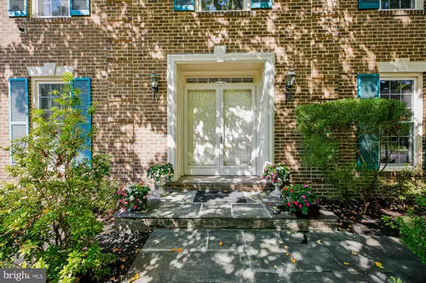 Potomac, MD 20854,9537 FOX HOLLOW