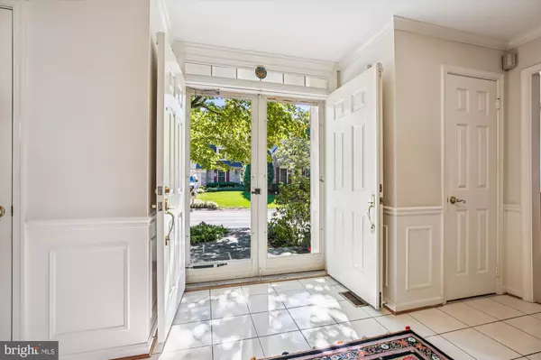 Potomac, MD 20854,9537 FOX HOLLOW