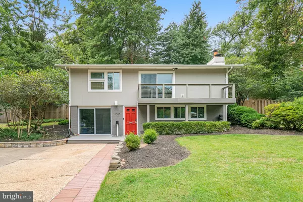 Falls Church, VA 22042,3000 PINE SPRING RD