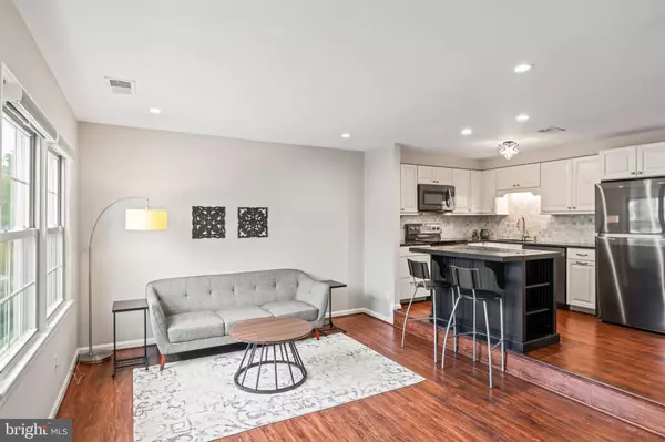 Arlington, VA 22201,96 N BEDFORD ST #B