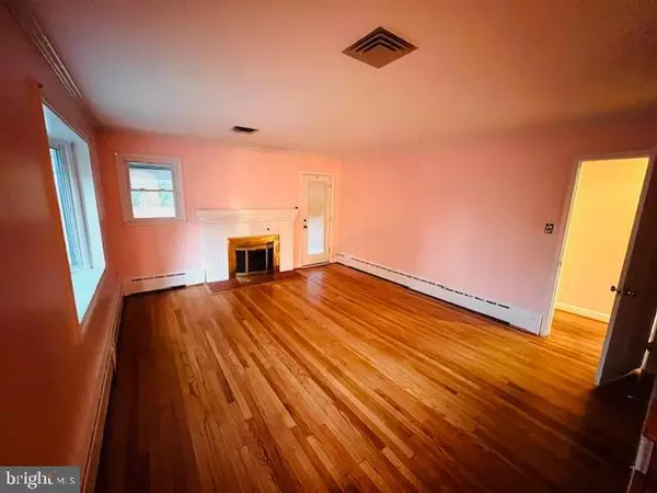 Linthicum Heights, MD 21090,401 FORESTVIEW RD