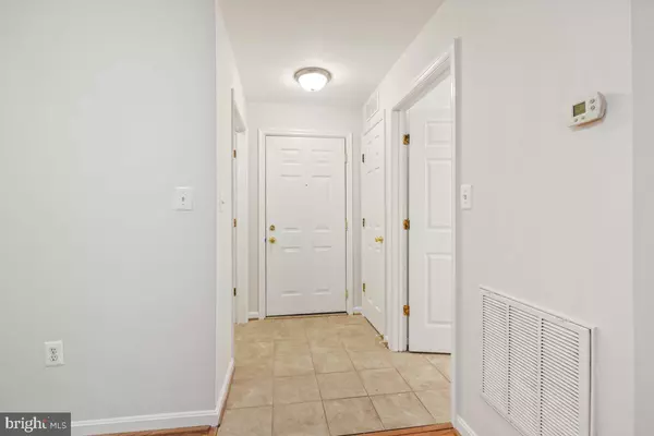 Germantown, MD 20874,18815 SPARKLING WATER DR #4-O