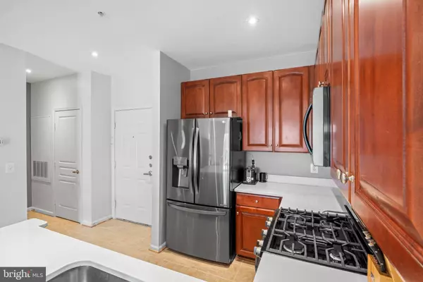 Reston, VA 20190,12001 MARKET ST #319