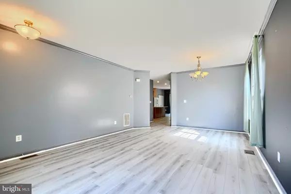 Glen Burnie, MD 21060,7207 STALLINGS DR