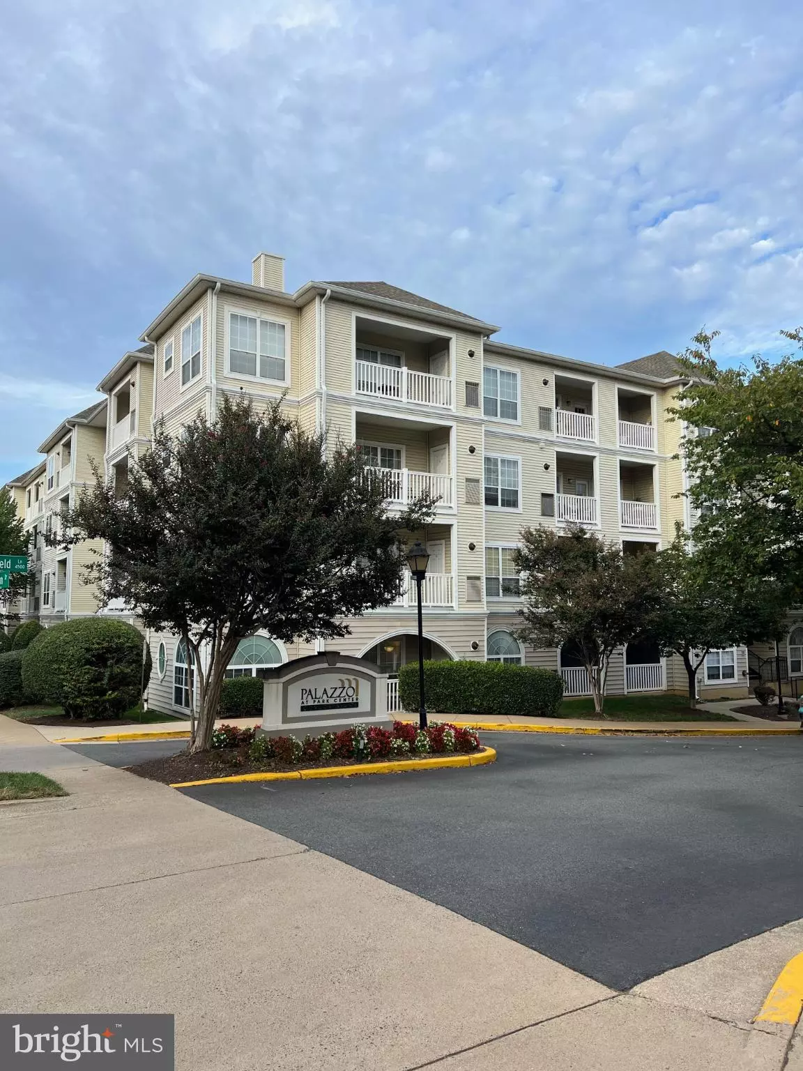 Alexandria, VA 22311,4551 STRUTFIELD LN #4337