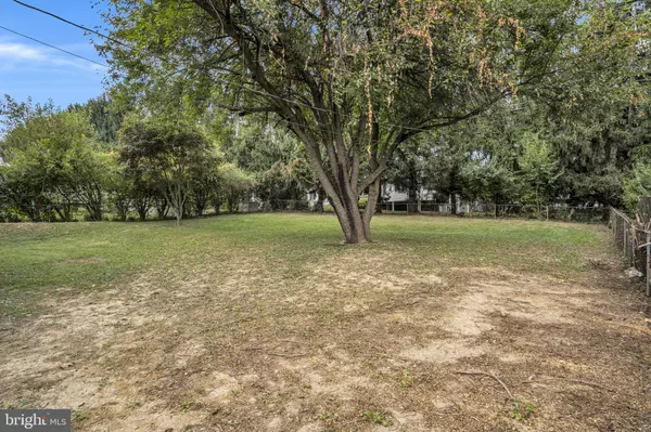 Mechanicsburg, PA 17055,124 HOLLY DRIVE