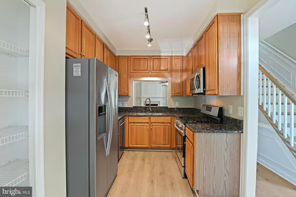 Falls Church, VA 22043,7020 FALLS REACH DR #7020