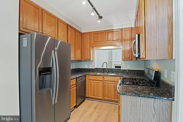 Falls Church, VA 22043,7020 FALLS REACH DR #7020